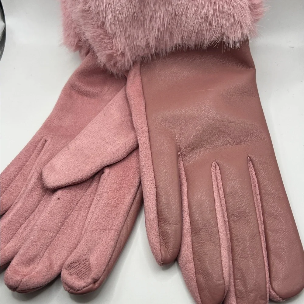 704. Elegant Pink Fur-Trimmed Gloves